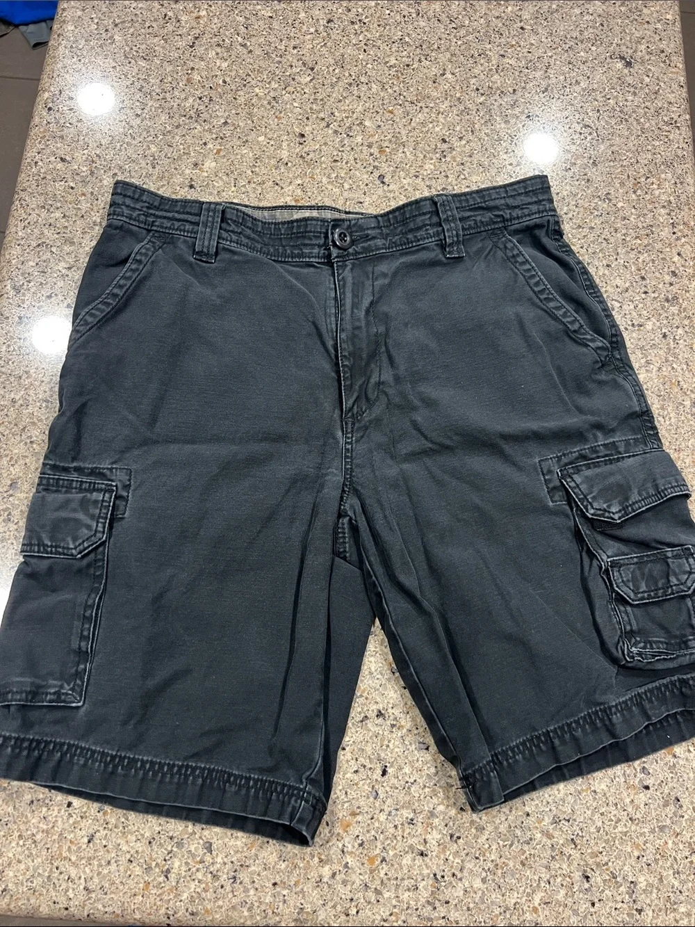Sz 34 Men's Black Cargo Shorts the original trail head cargo z24